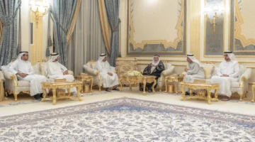 لقاء رمضاني.. حاكم الشارقة يهنئ خليفة المرر ووفد الخارجية